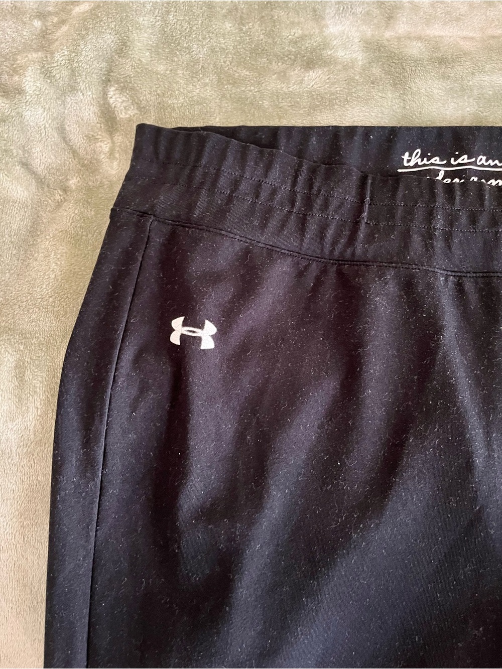 Under Armour Black Athletic cropped - Picture 3 of 4